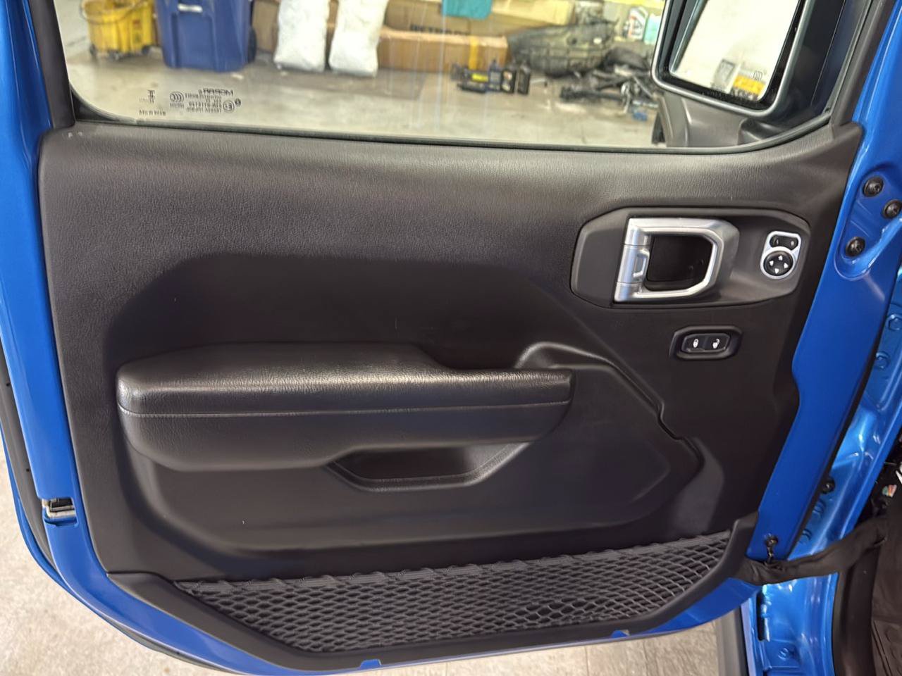 Used 2024 Jeep Wrangler Unlimited AWD/4WD image 31