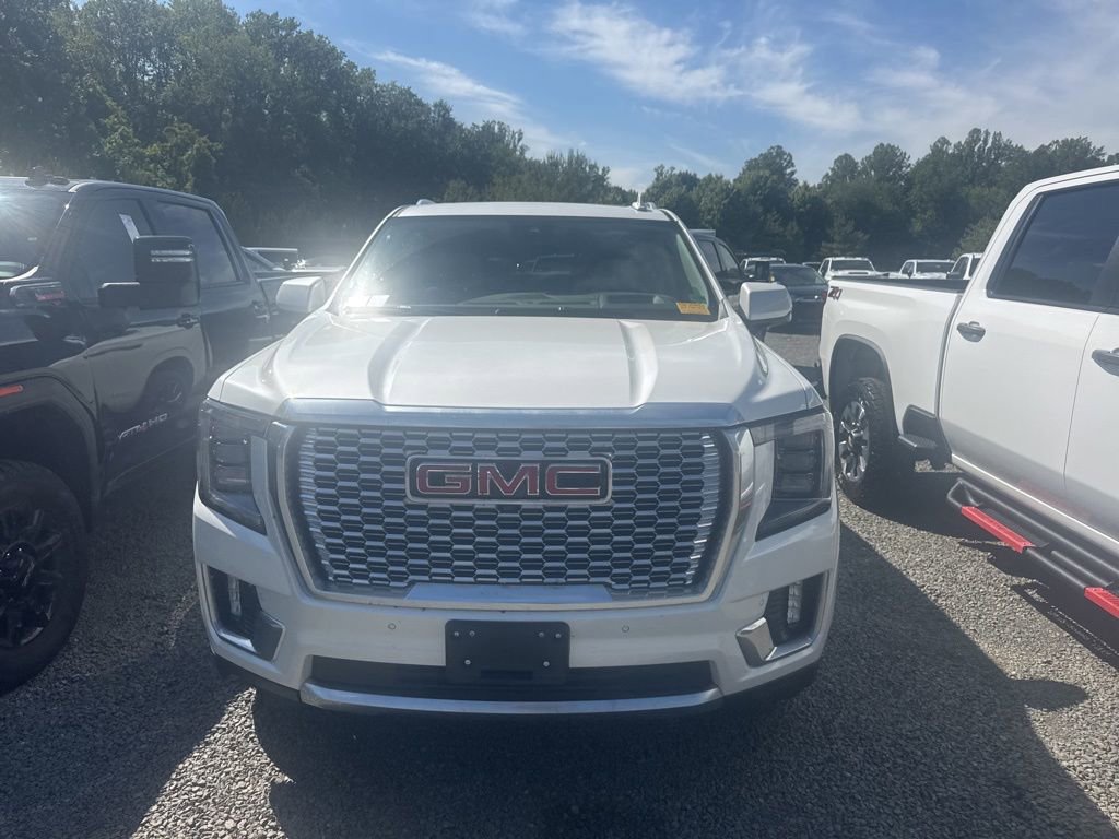 Used 2024 GMC Yukon Denali w/ Denali Reserve Package AWD/4WD image 2