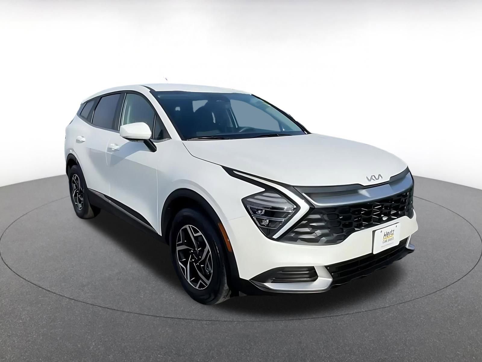 Used 2025 Kia Sportage LX image 3