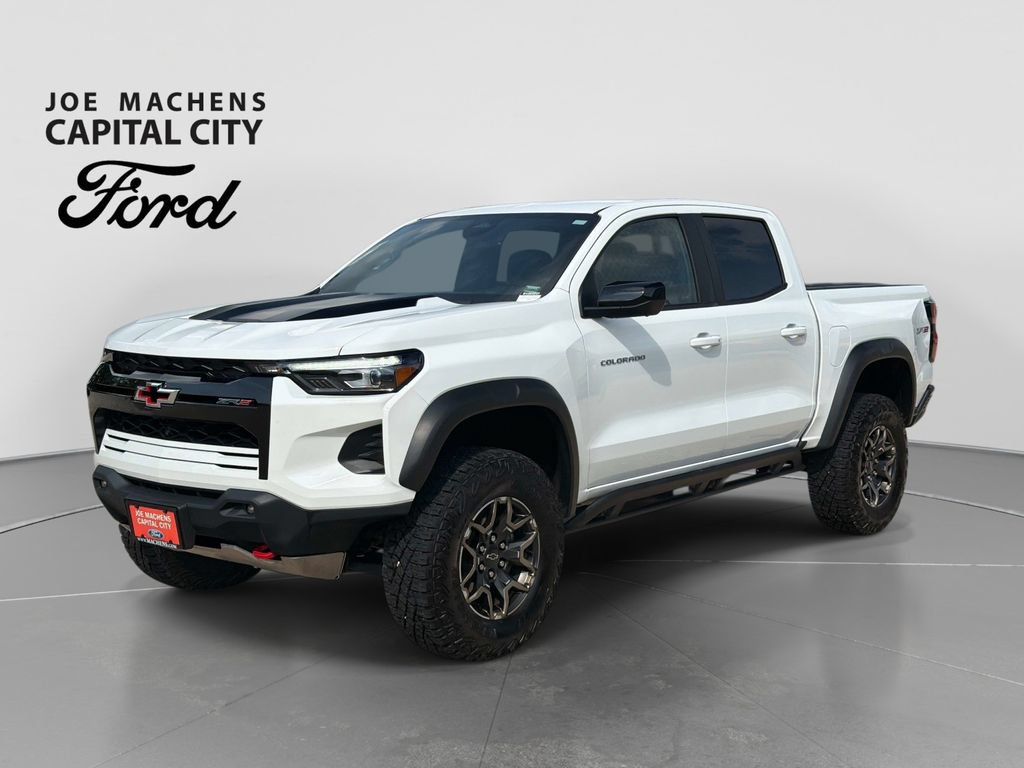 Used 2024 Chevrolet Colorado ZR2 w/ ZR2 Convenience Package III AWD/4WD image 9