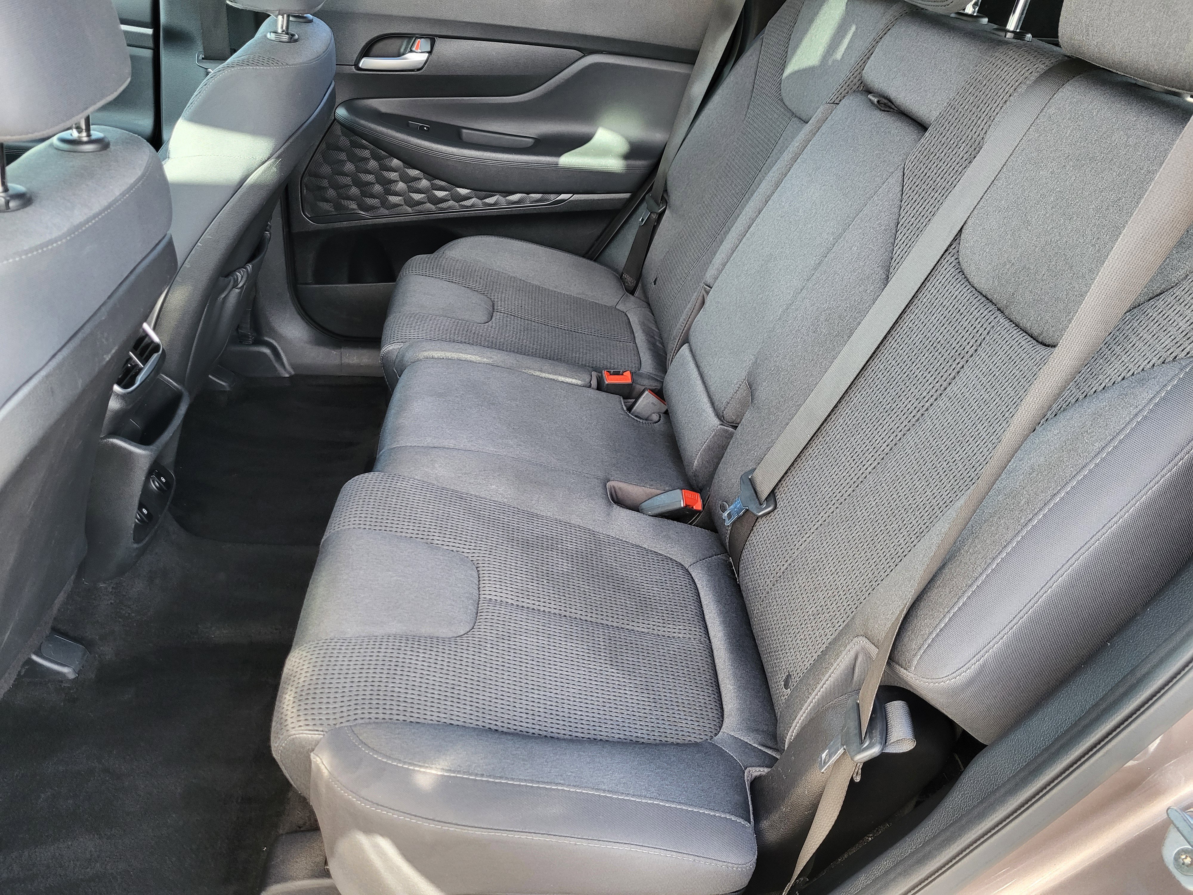 Used 2019 Hyundai Santa Fe SEL image 9