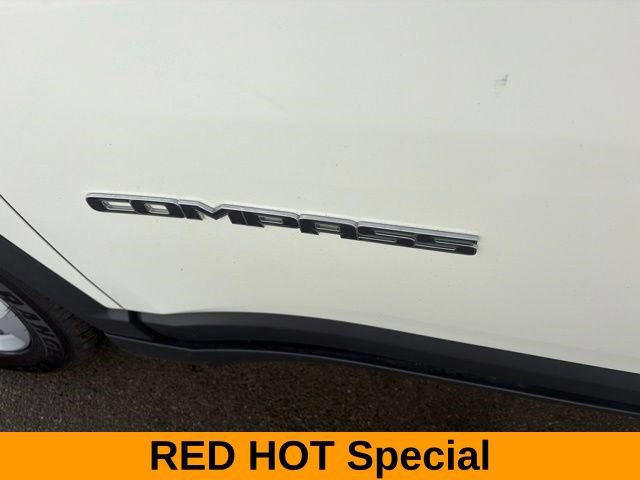 Used 2020 Jeep Compass Latitude w/ Cold Weather Group AWD/4WD image 47