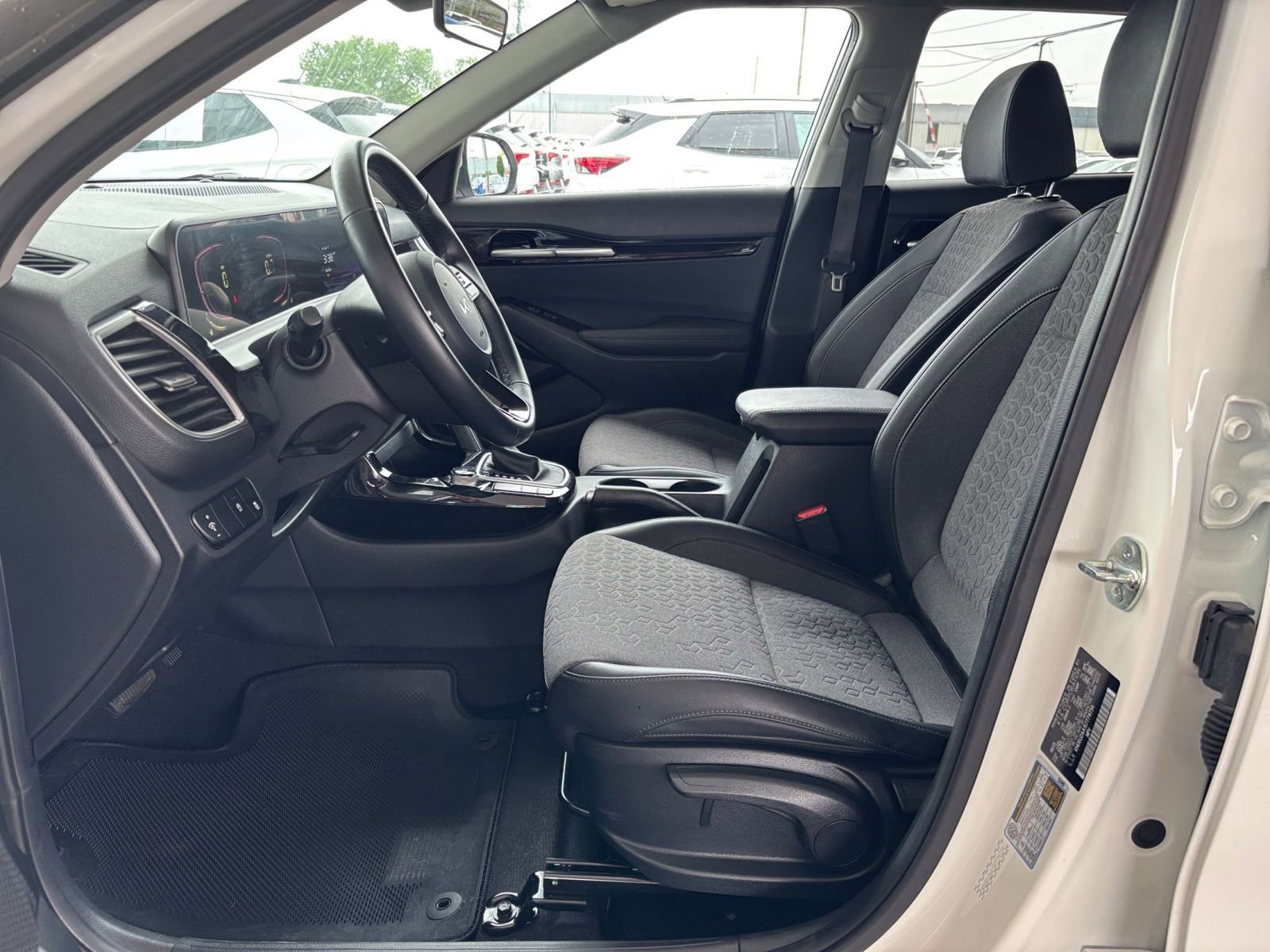 Used 2025 Kia Seltos S image 28