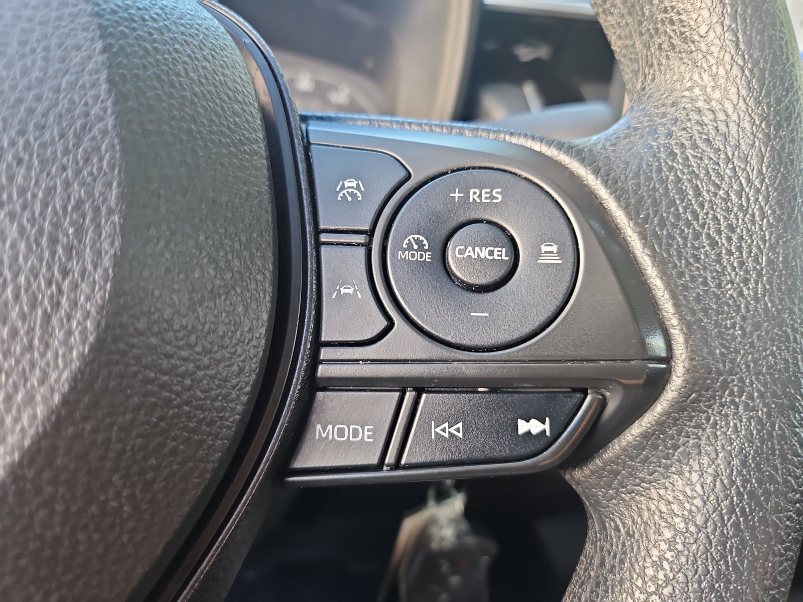Used 2023 Toyota Corolla LE FWD image 29
