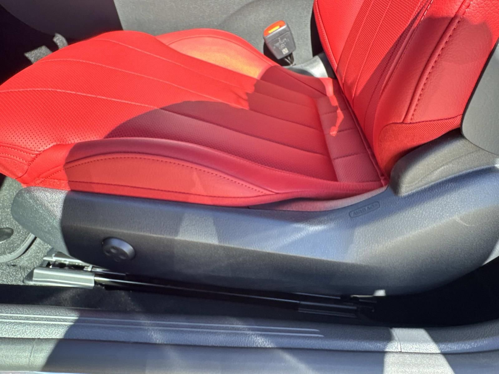 New 2026 Mercedes-Benz CLE 300 4MATIC Coupe image 10