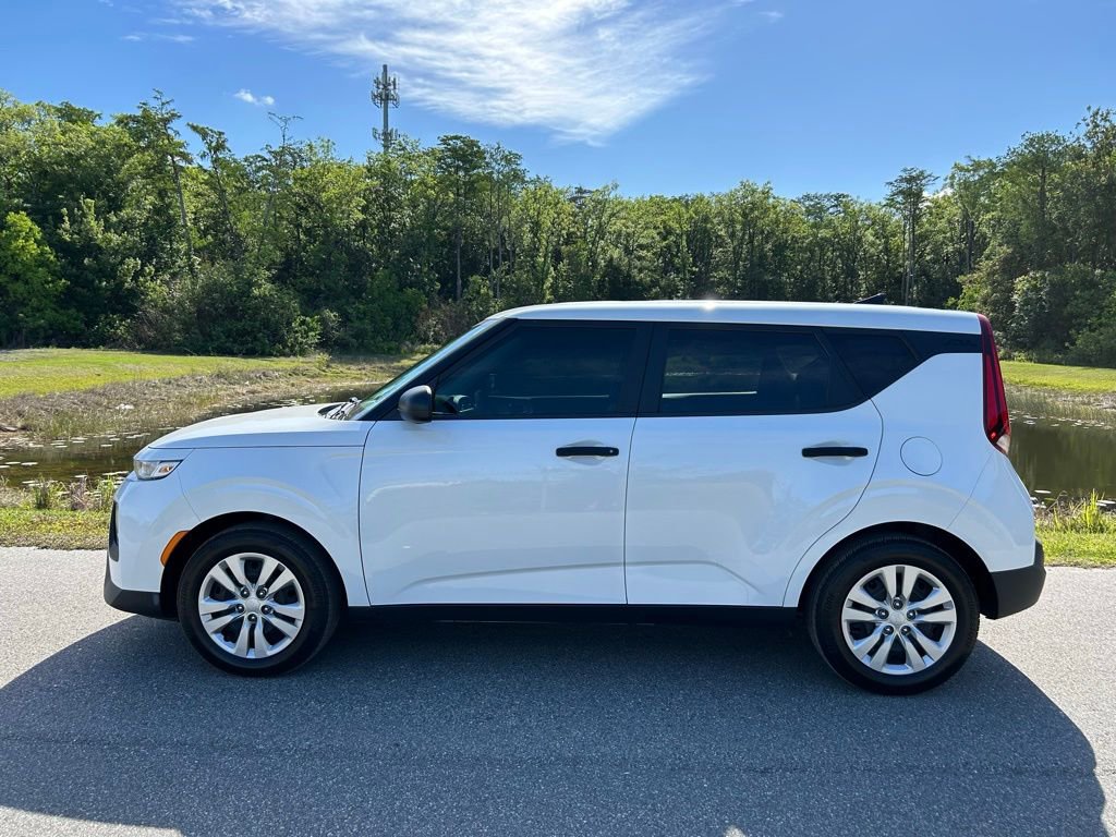 Used 2020 Kia Soul LX image 2