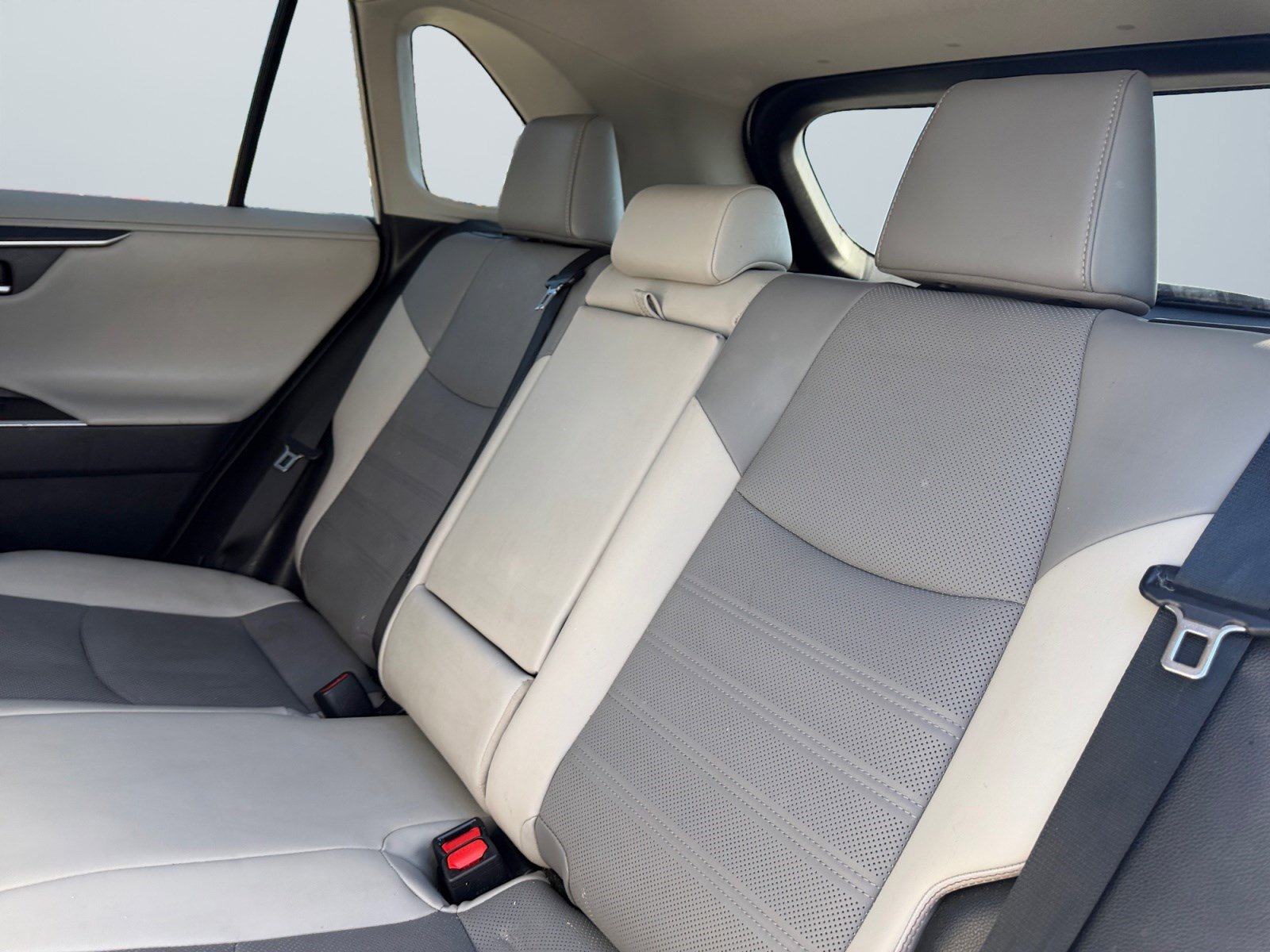 Used 2019 Toyota RAV4 Limited w/ Limited Grade Weather Package image 15