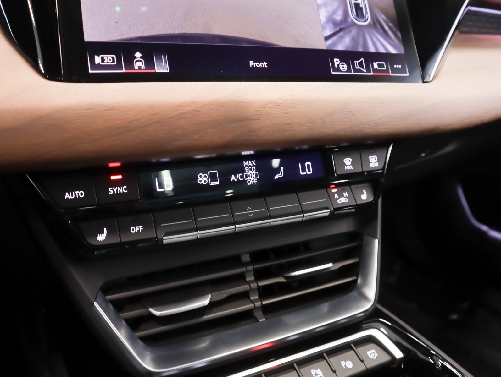 Certified 2024 Audi e-tron GT Prestige AWD/4WD image 19