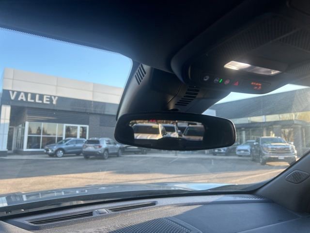 Used 2025 GMC Acadia Elevation image 13