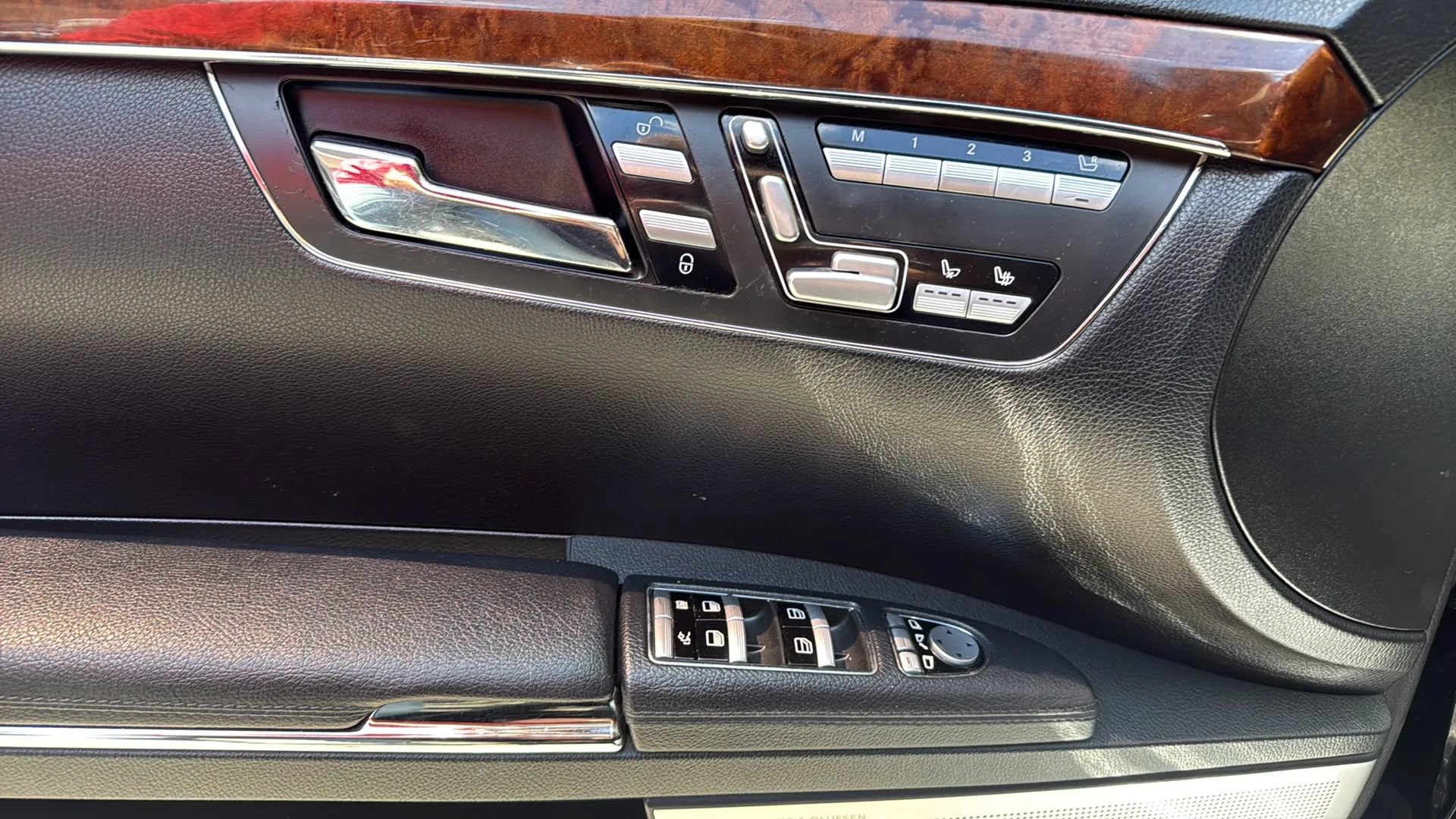 Used 2011 Mercedes-Benz S 550 4MATIC image 38