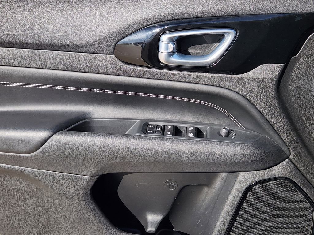 Used 2024 Jeep Compass Latitude w/ Convenience Group image 29