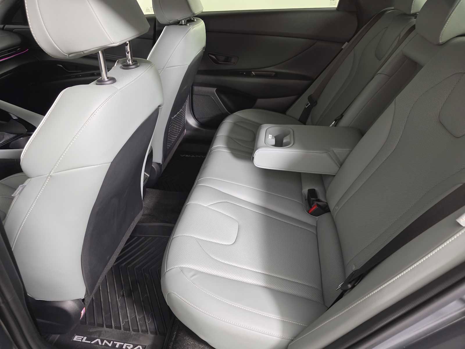 Used 2024 Hyundai Elantra Limited image 34