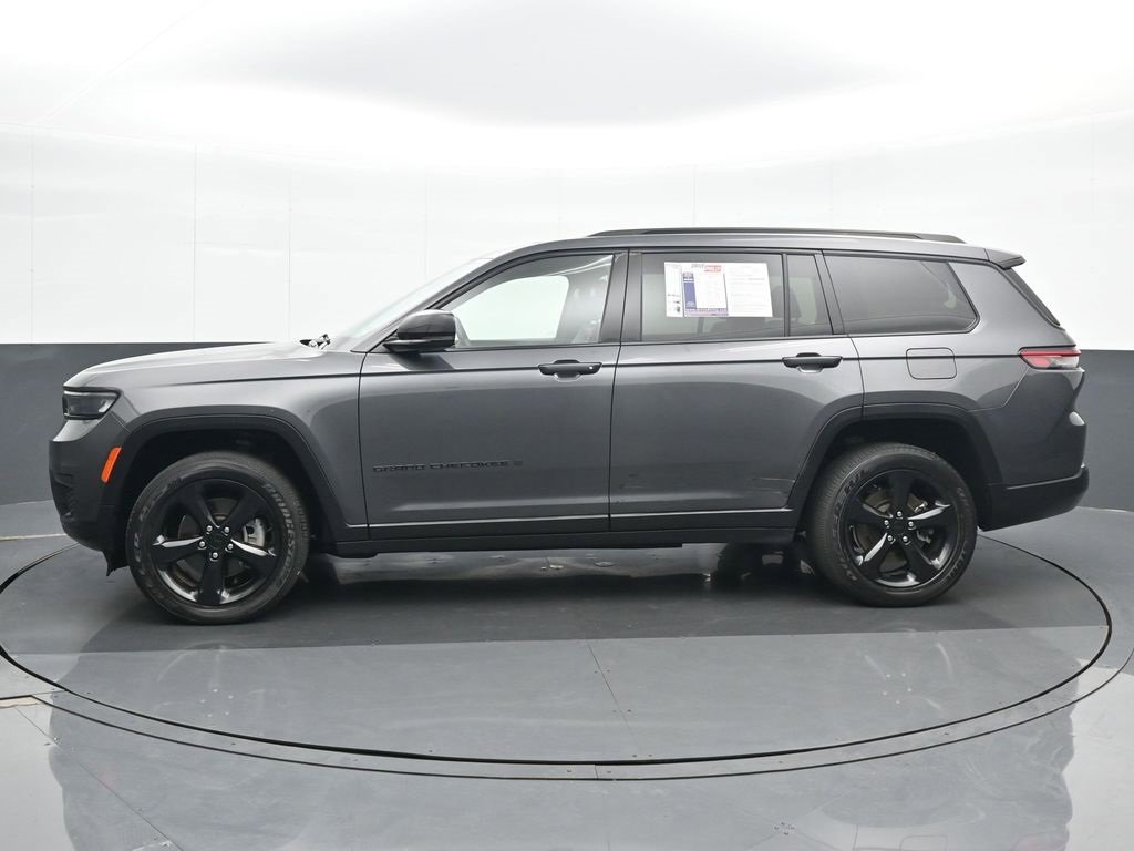 Used 2021 Jeep Grand Cherokee L Laredo image 3