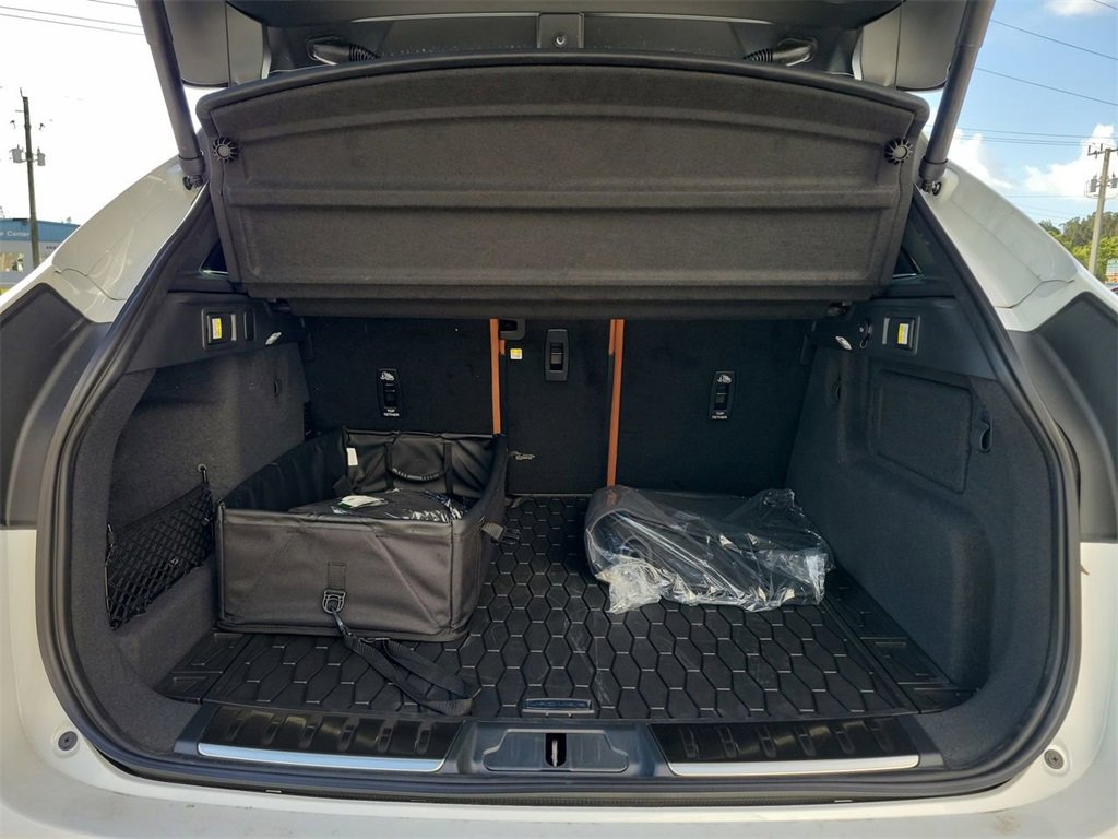 Used 2026 Jaguar F-PACE R-Dynamic S image 11