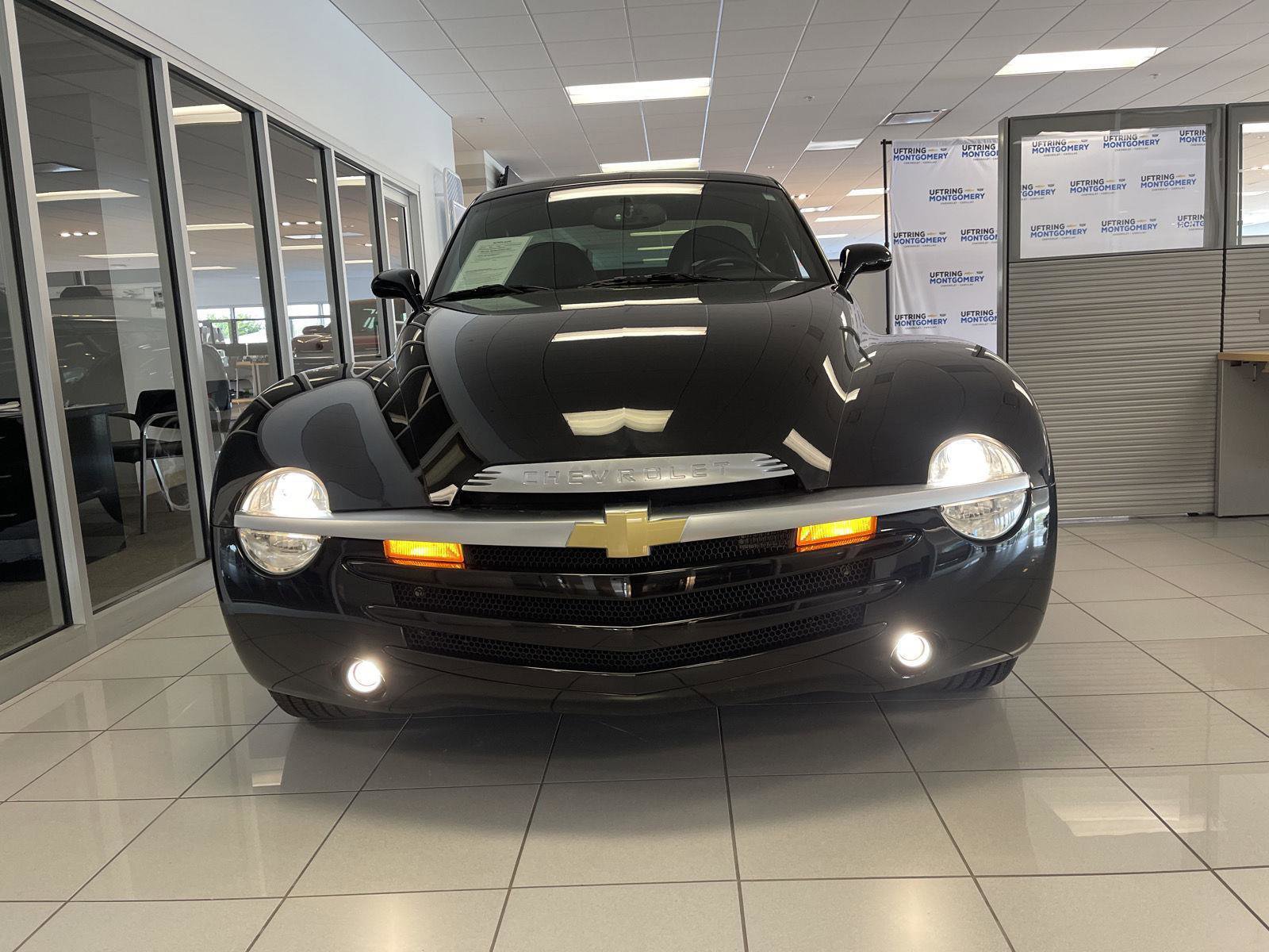 Used 2005 Chevrolet SSR w/ Preferred Equipment Group RWD image 6