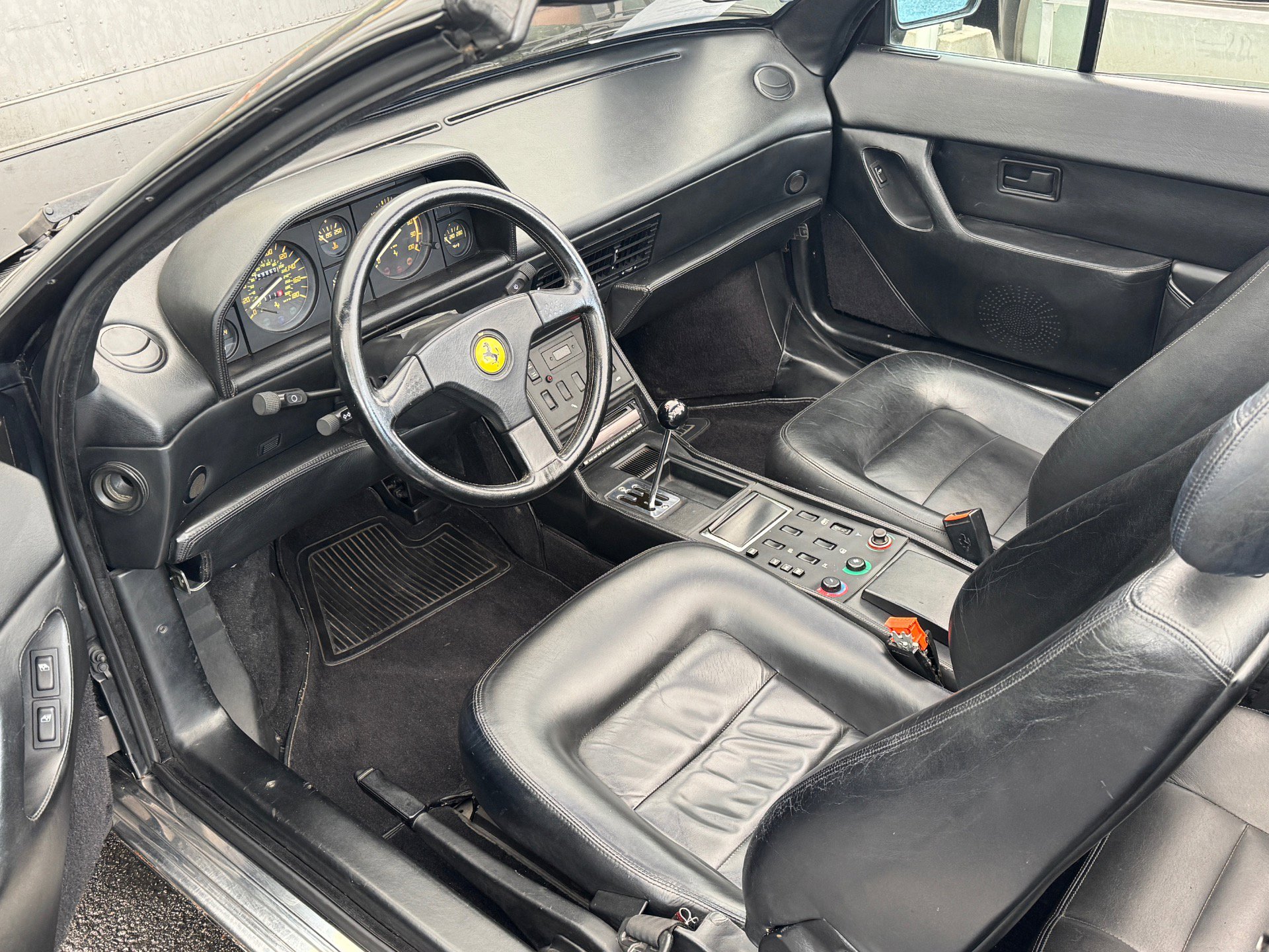 Used 1990 Ferrari Mondial T Cabriolet RWD image 13