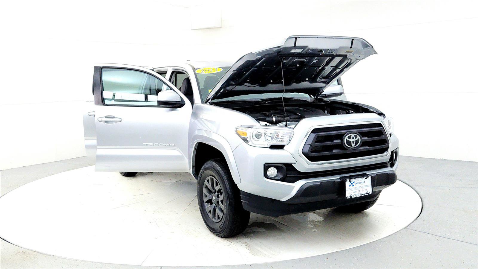 Certified 2023 Toyota Tacoma SR5 image 9
