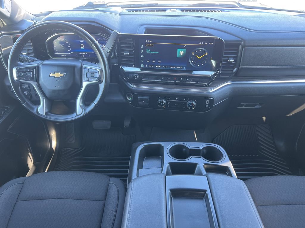 Used 2024 Chevrolet Silverado 2500 LT image 2