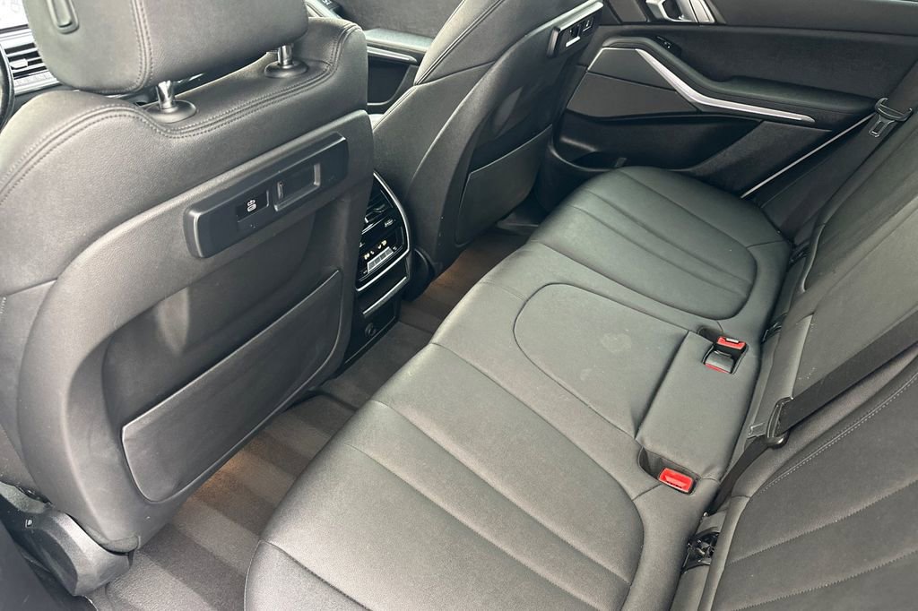 Used 2021 BMW X5 sDrive40i w/ Premium Package image 12