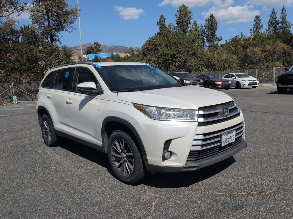 Certified 2019 Toyota Highlander XLE FWD image 3