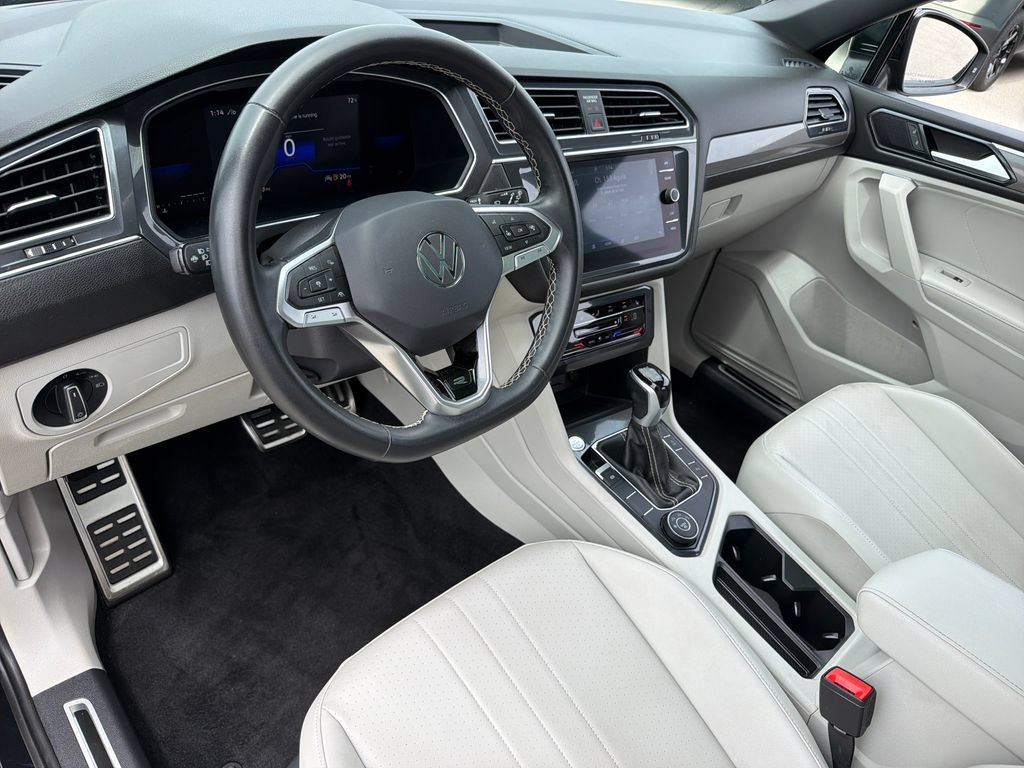 Certified 2023 Volkswagen Tiguan SE R-Line AWD/4WD image 8