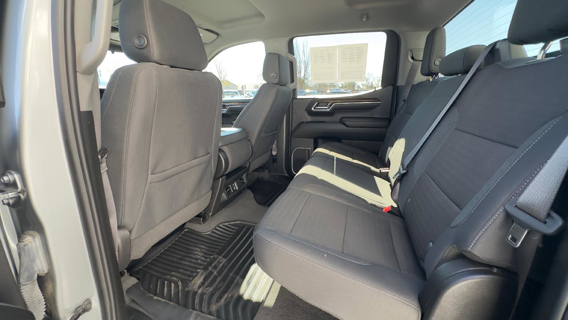 Used 2024 GMC Sierra 1500 SLE image 7