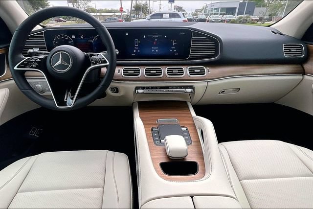 New 2025 Mercedes-Benz GLE 450e 4MATIC image 4