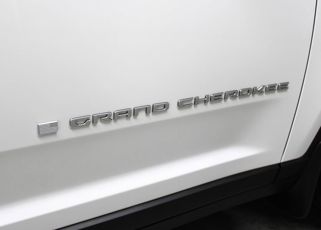 New 2025 Jeep Grand Cherokee Laredo X w/ Luxury Tech Group I image 38