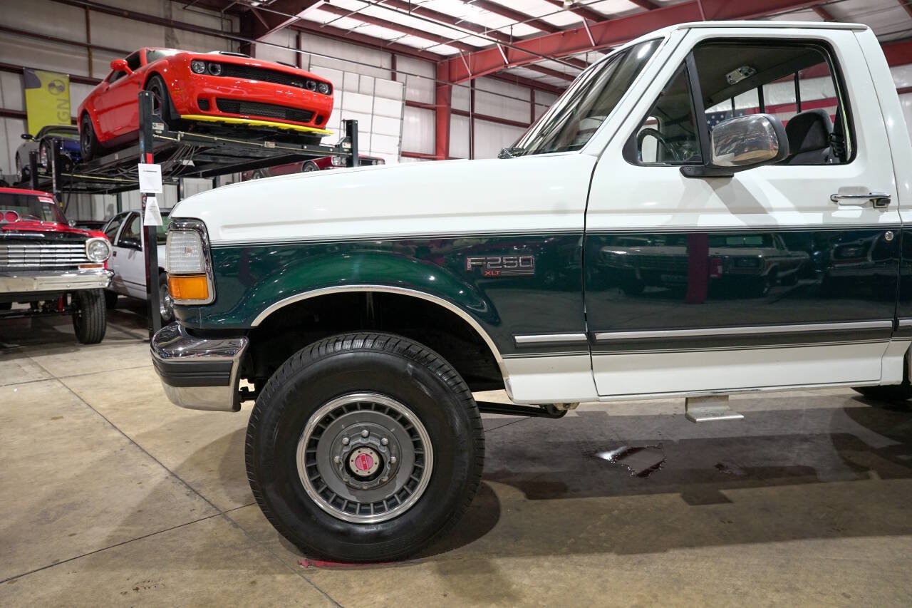 Used 1992 Ford F250 4x4 Regular Cab image 3