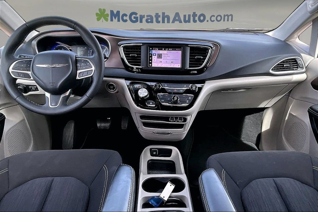 Used 2024 Chrysler Voyager LX FWD image 9