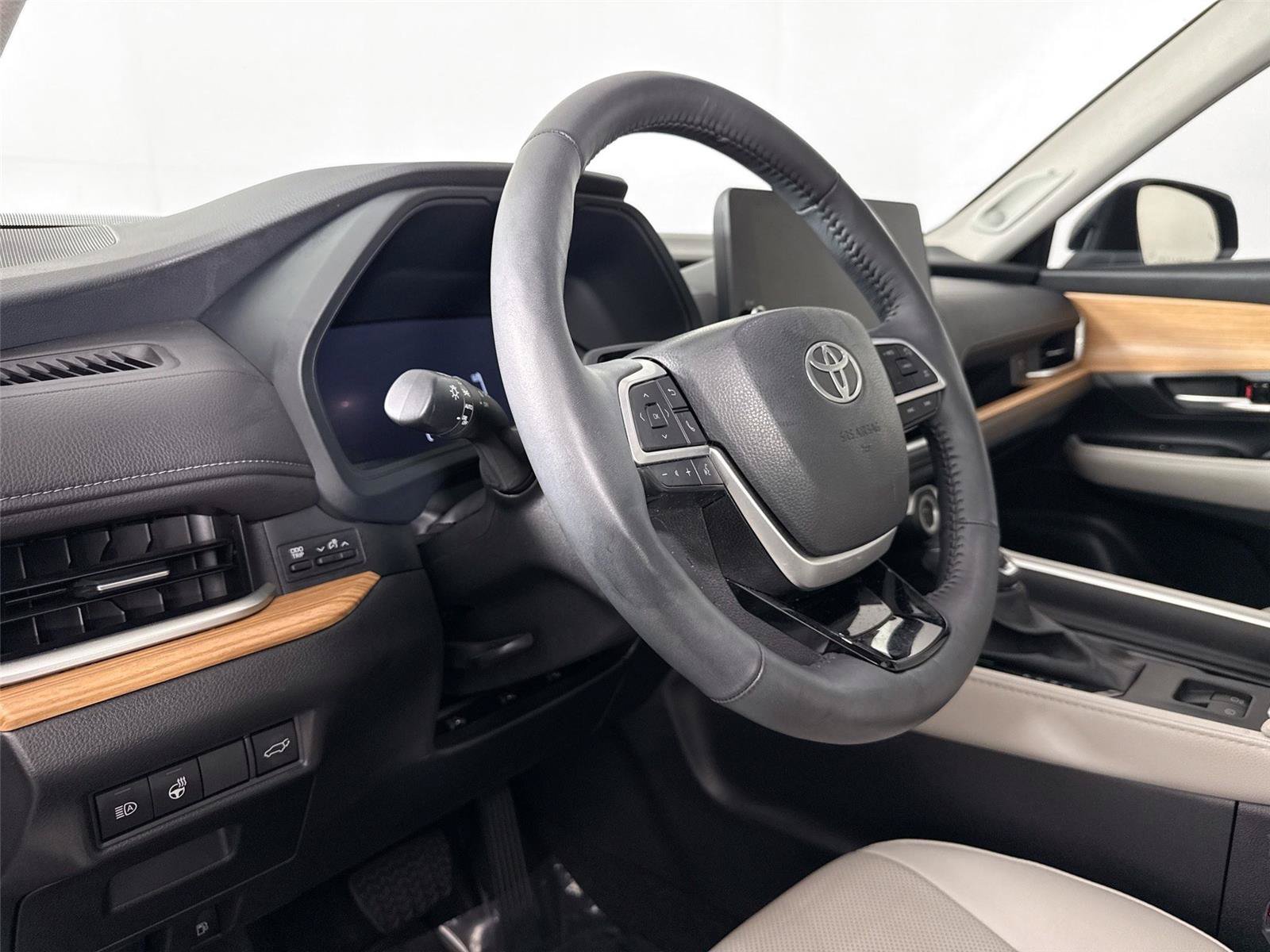 Certified 2024 Toyota Grand Highlander AWD image 4
