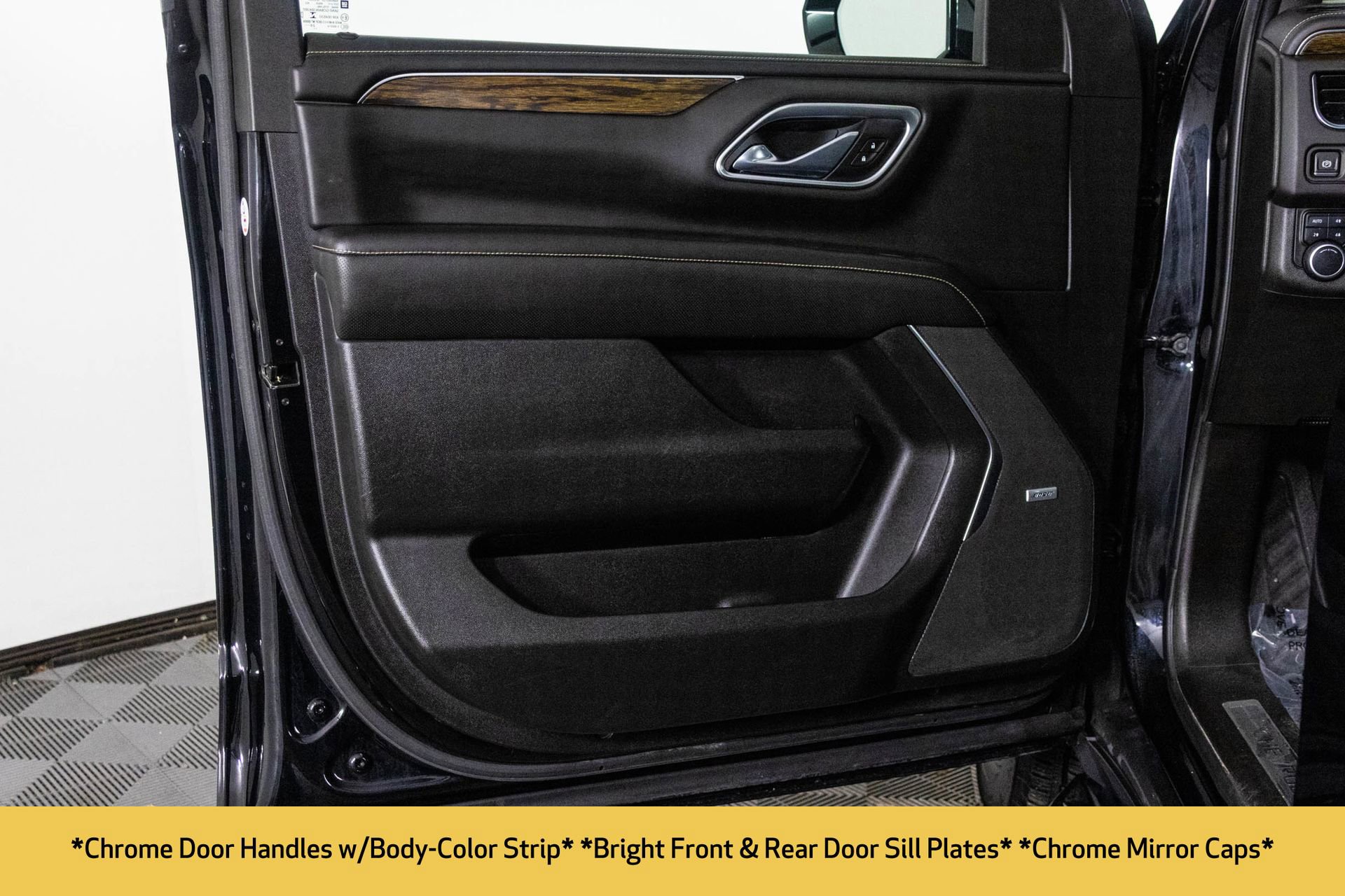 Used 2021 Chevrolet Suburban Premier w/ Premium Package image 37