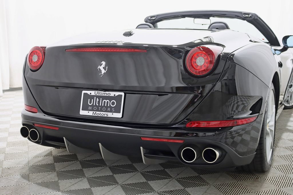 Used 2016 Ferrari California T RWD image 14