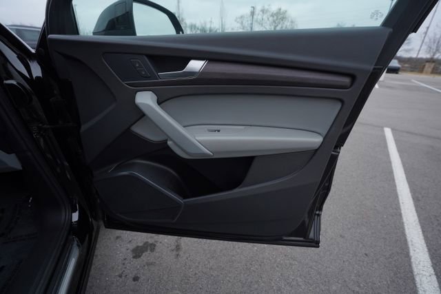 Used 2022 Audi Q5 2.0T Premium w/ Convenience Package image 21