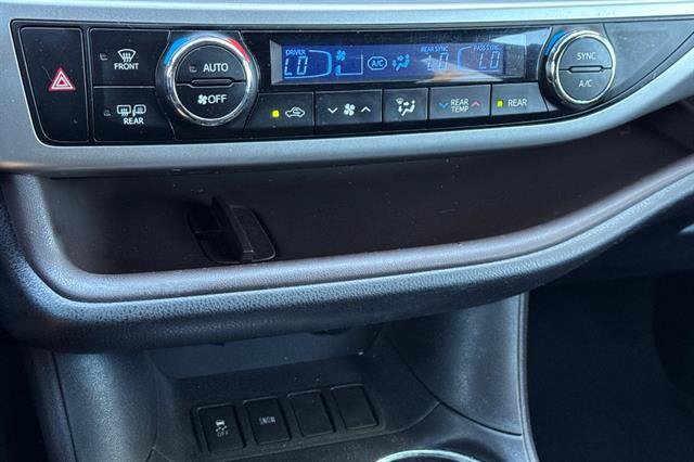 Used 2015 Toyota Highlander XLE FWD image 24