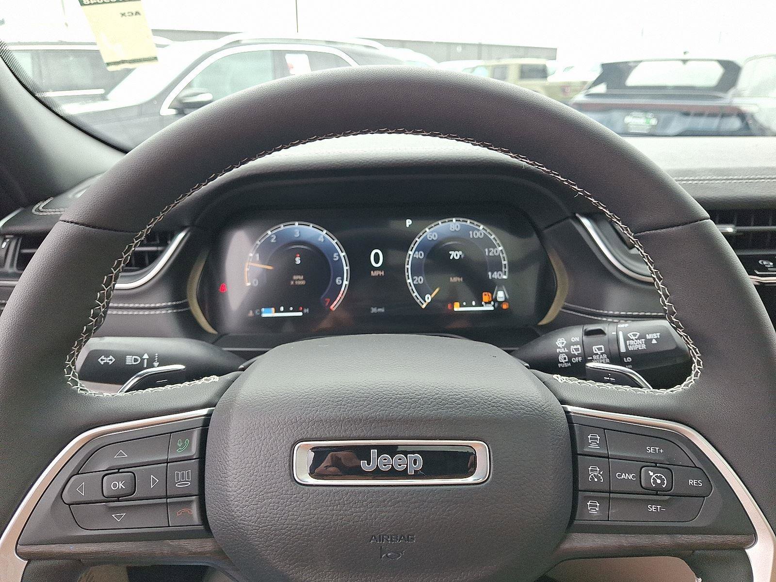 New 2025 Jeep Grand Cherokee L Limited w/ Luxury Tech Group II image 16