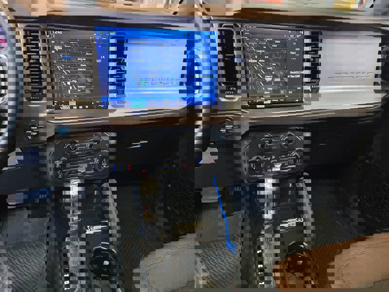 Used 2022 Ford Bronco Outer Banks image 34