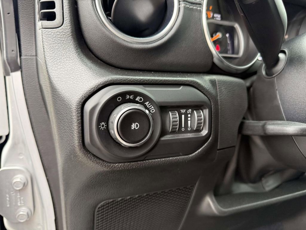 Used 2022 Jeep Wrangler Unlimited Sahara image 14