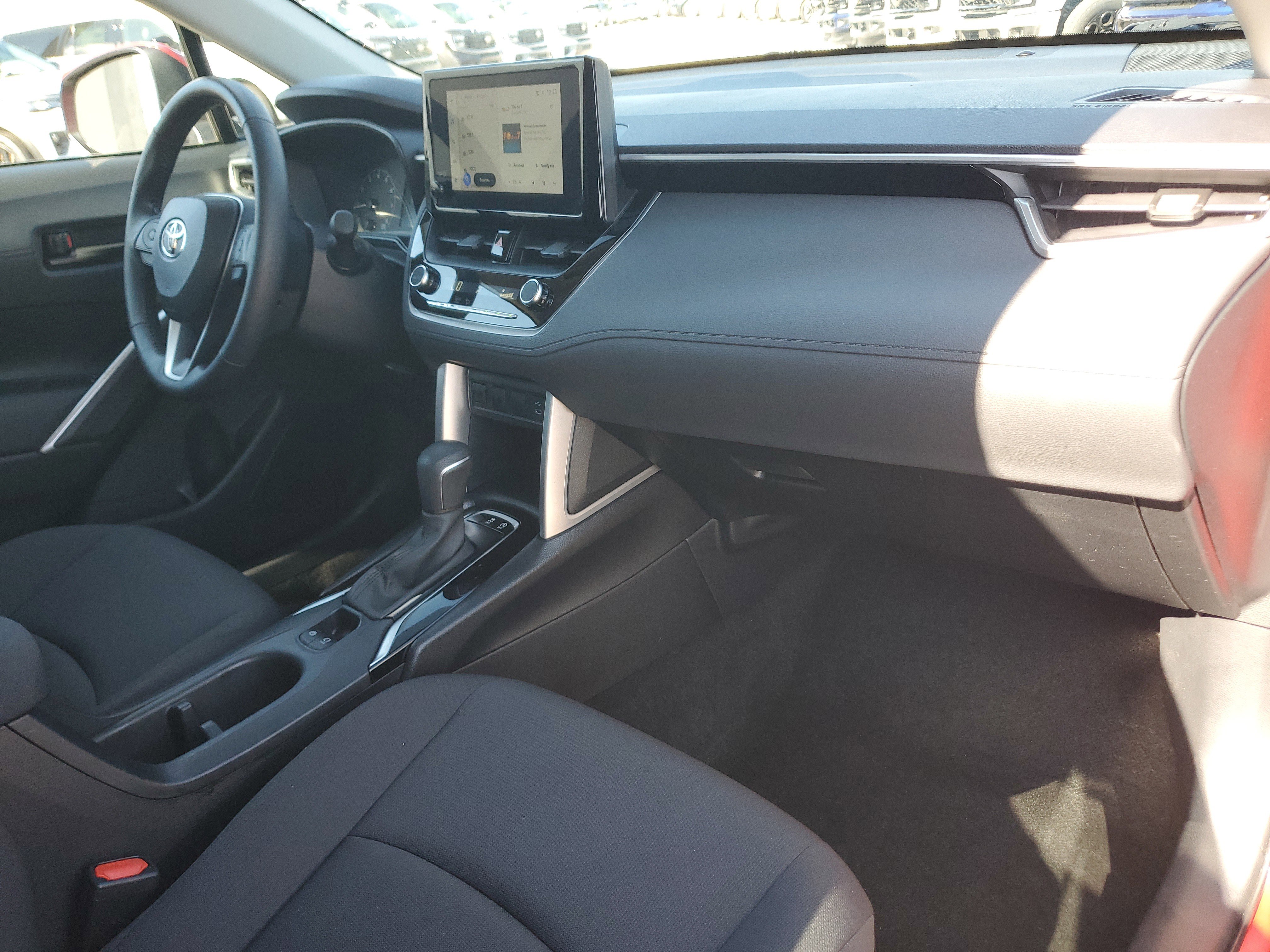 Used 2023 Toyota Corolla Cross LE image 17