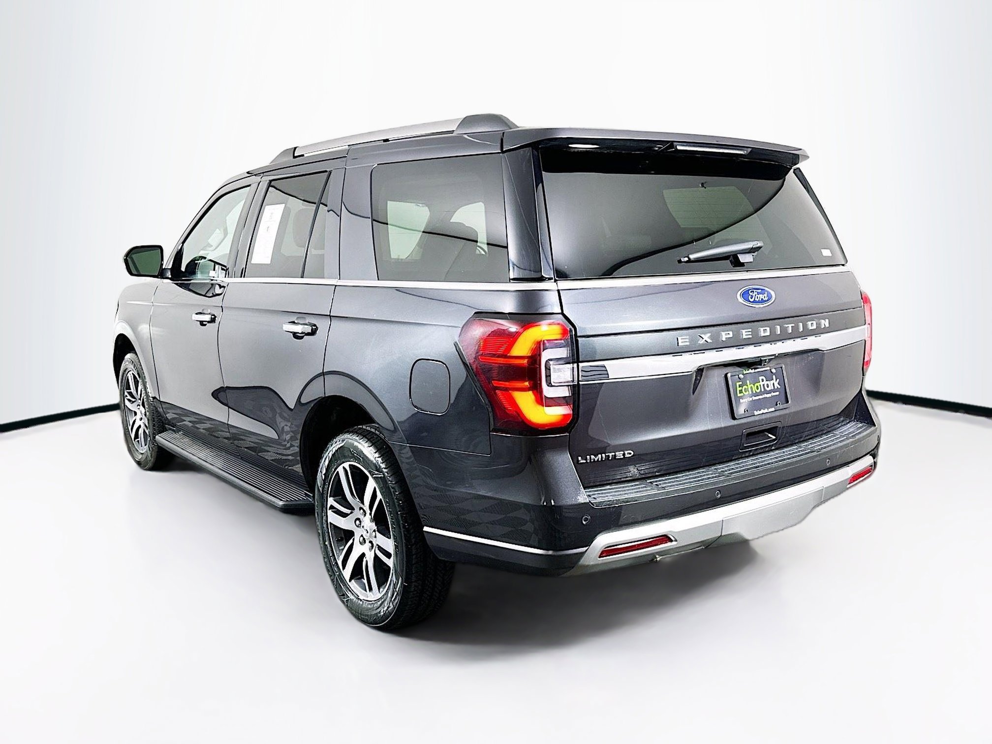 Used 2024 Ford Expedition Limited image 5