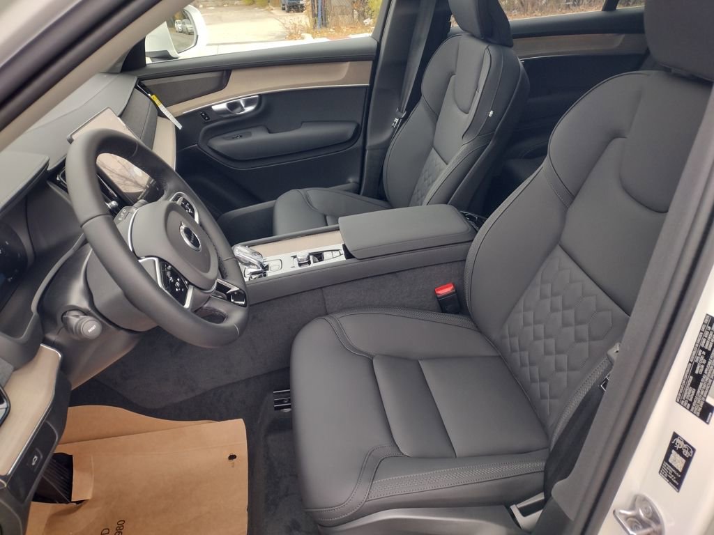 New 2026 Volvo XC90 B6 Plus w/ Protection Package image 12