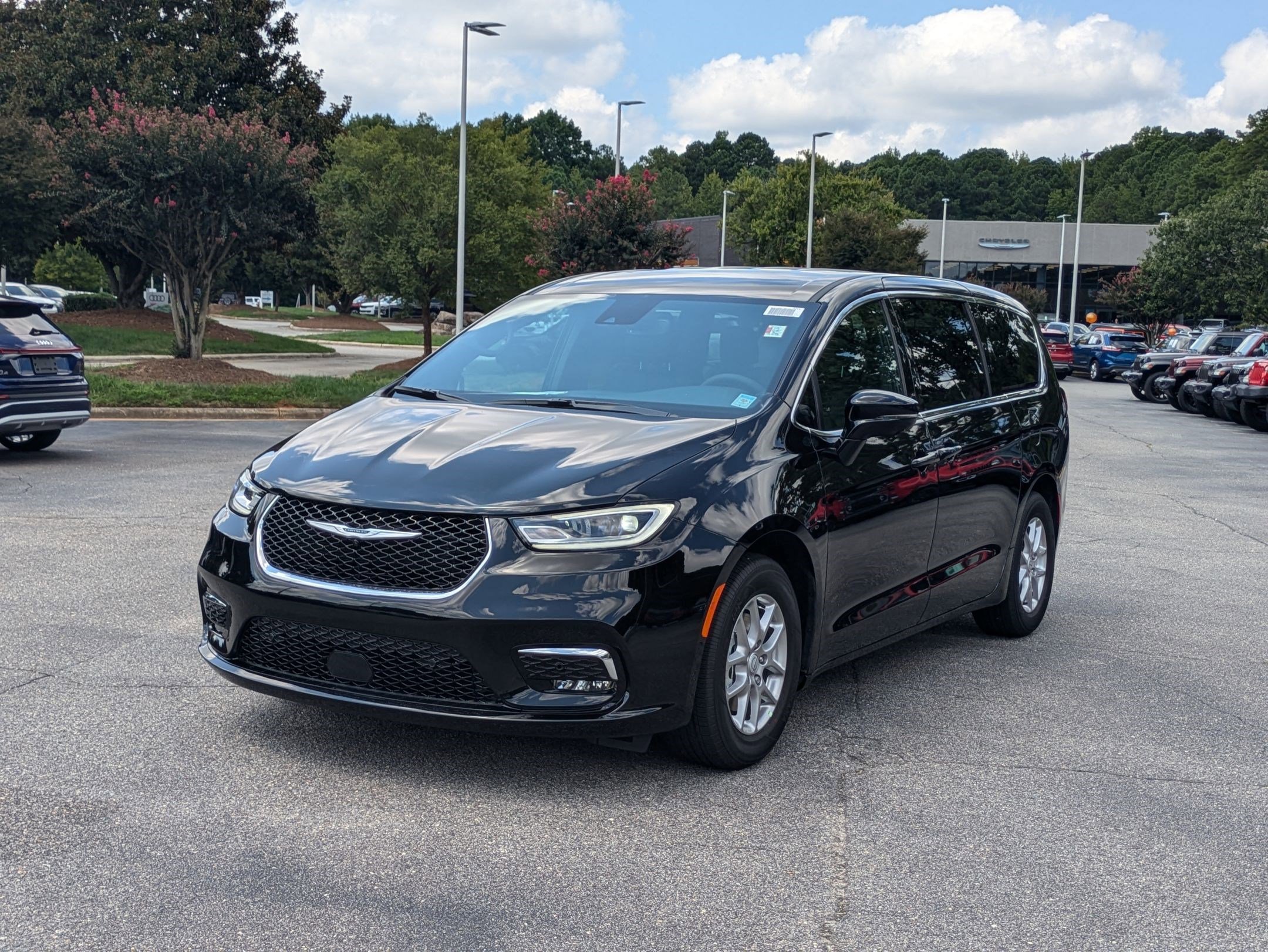 New 2026 Chrysler Pacifica Select