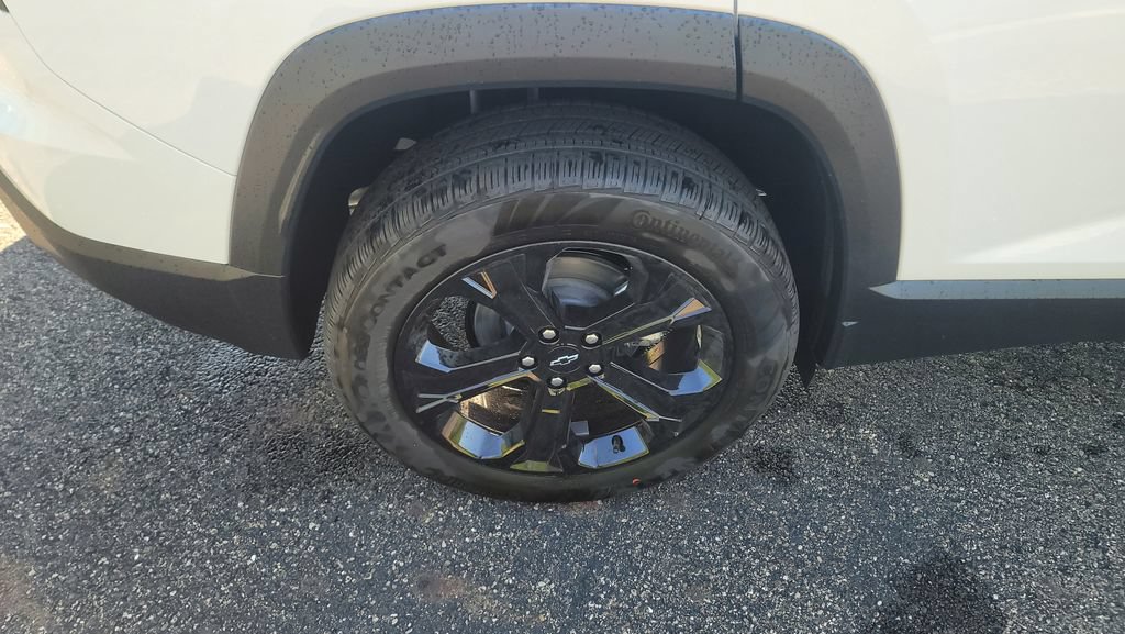 New 2026 Chevrolet Equinox LT w/ Convenience Package II FWD image 13
