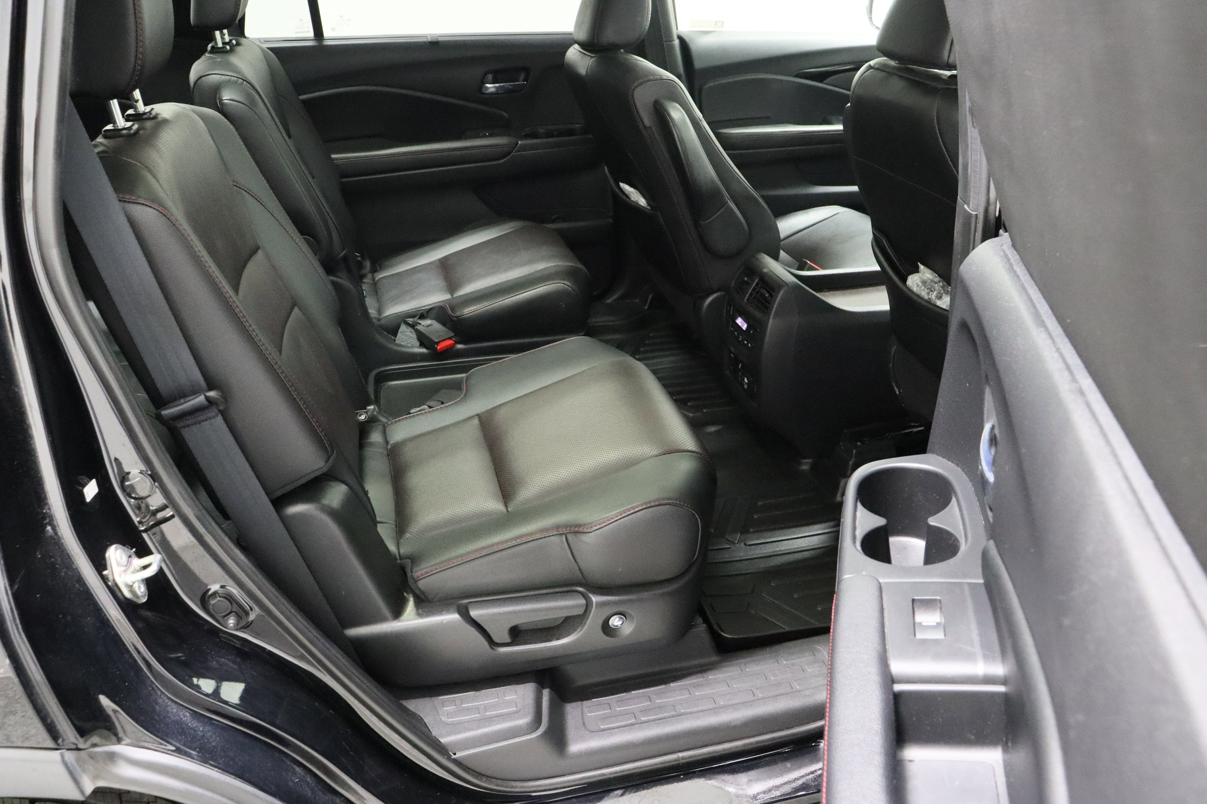 Used 2020 Honda Pilot Black Edition image 40