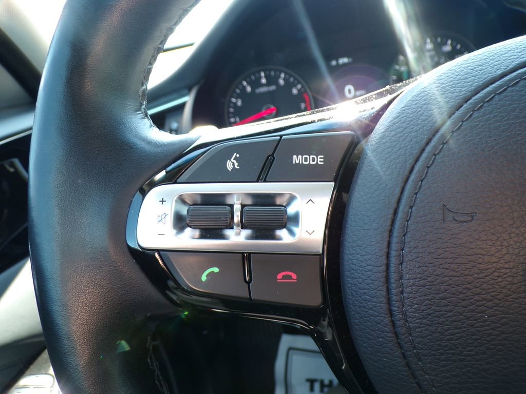 Used 2017 Kia Cadenza Limited FWD image 30