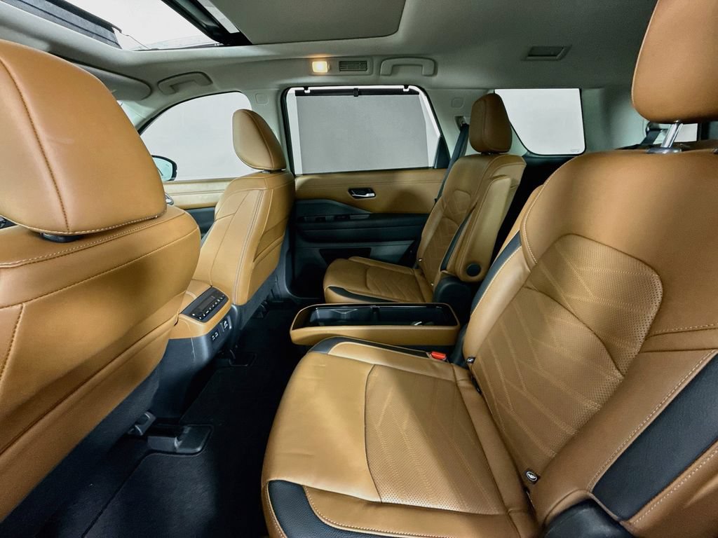 Used 2023 Nissan Pathfinder Platinum AWD/4WD image 28