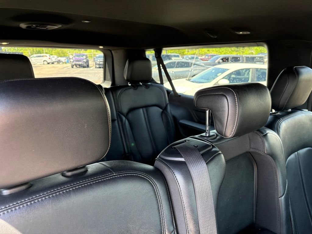 Used 2024 Jeep Wagoneer L Series II w/ Flexible Seating Group AWD/4WD image 13
