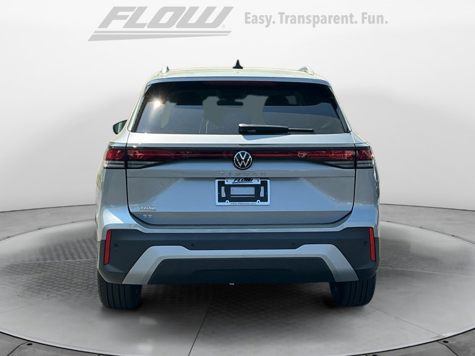 New 2026 Volkswagen Tiguan SE FWD image 6