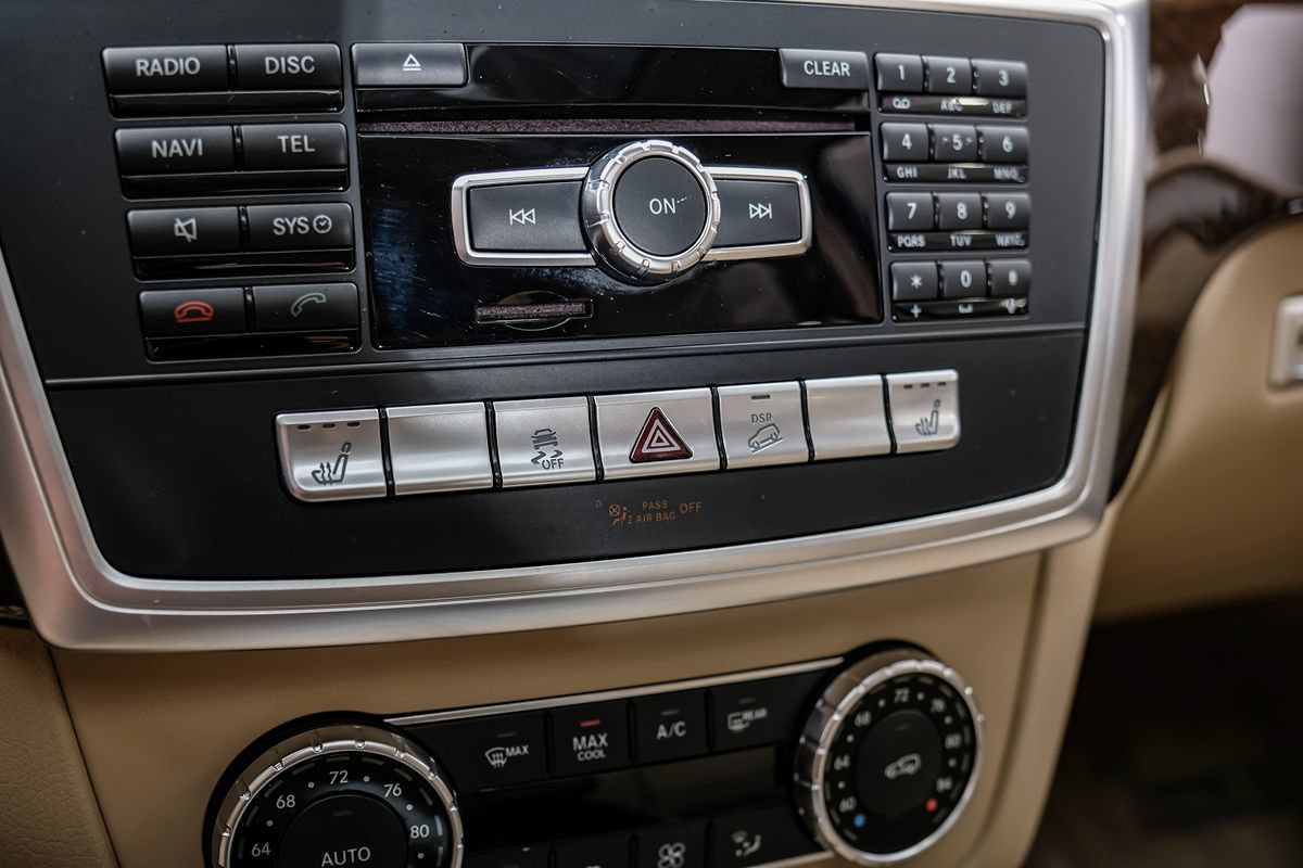 Used 2015 Mercedes-Benz ML 350 4MATIC w/ Premium 1 Package image 29