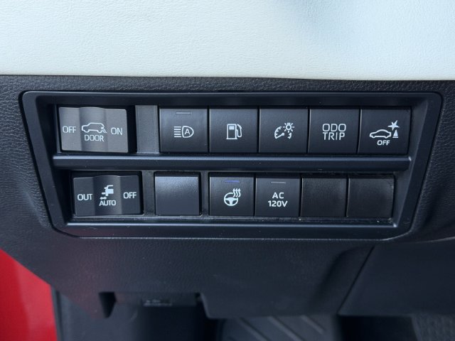 Used 2023 Toyota Sequoia Capstone AWD/4WD image 24